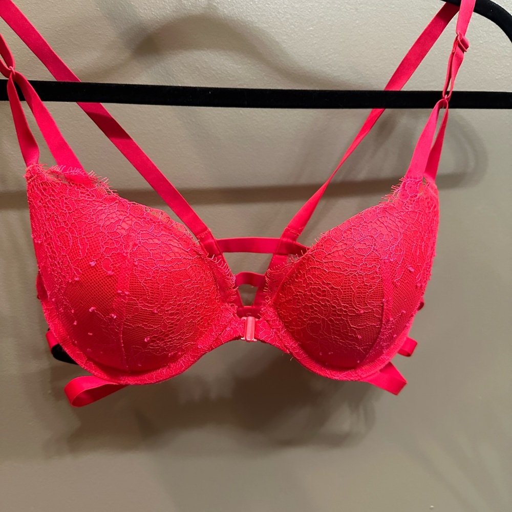 Victoria Secret Bra bundle - Picture 4 of 5